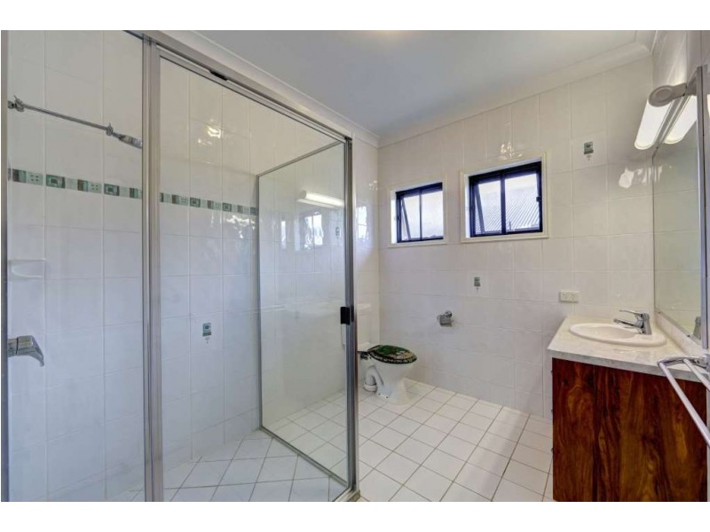 14 Robert John Circuit, Coral Cove QLD 4670