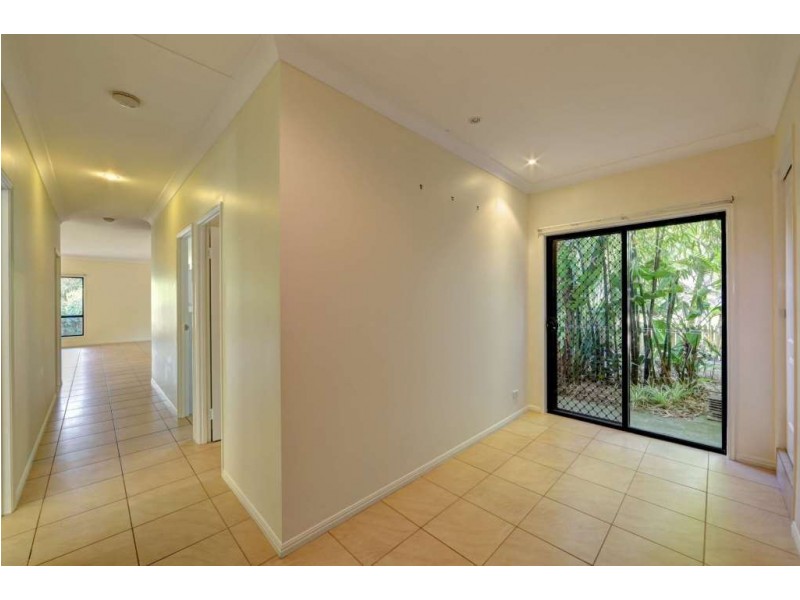 14 Robert John Circuit, Coral Cove QLD 4670