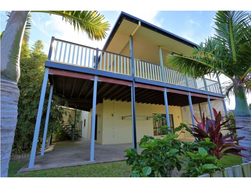 14 Robert John Circuit, Coral Cove QLD 4670