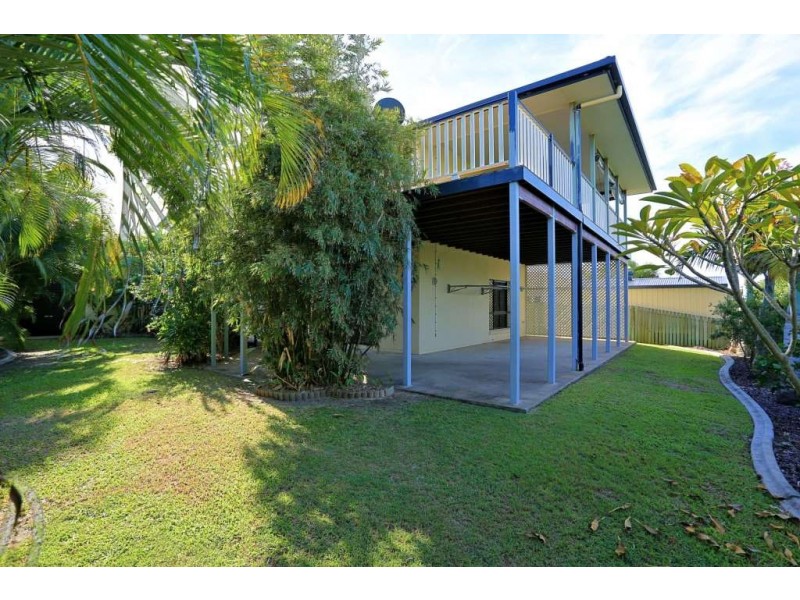 14 Robert John Circuit, Coral Cove QLD 4670