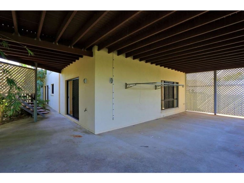 14 Robert John Circuit, Coral Cove QLD 4670