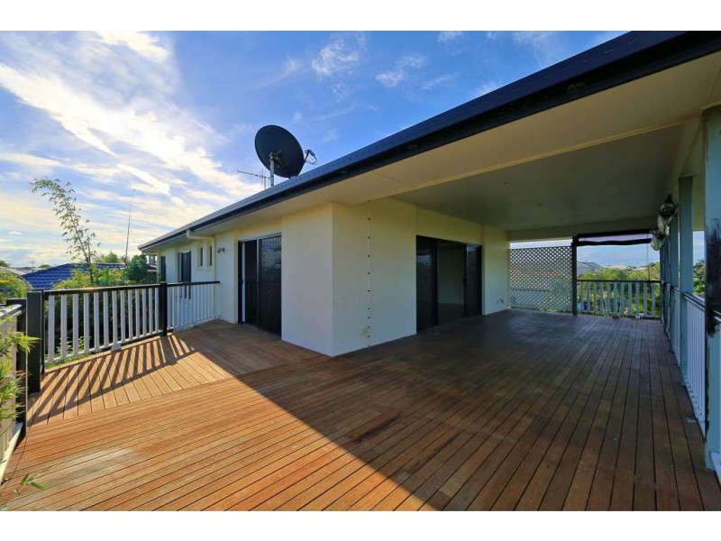 14 Robert John Circuit, Coral Cove QLD 4670