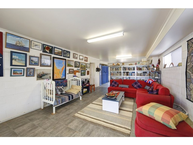 22 Corser Street, Burnett Heads QLD 4670