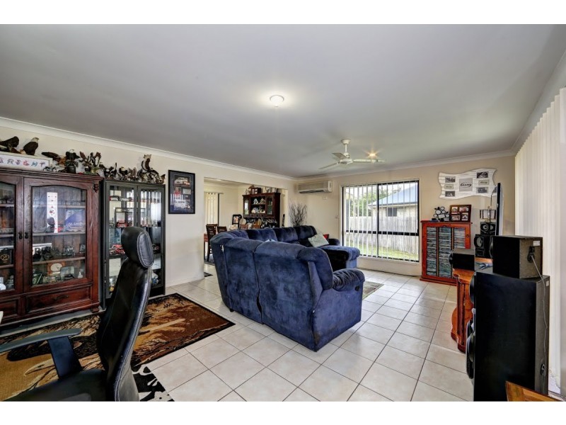 18 Toppers Drive, Coral Cove QLD 4670