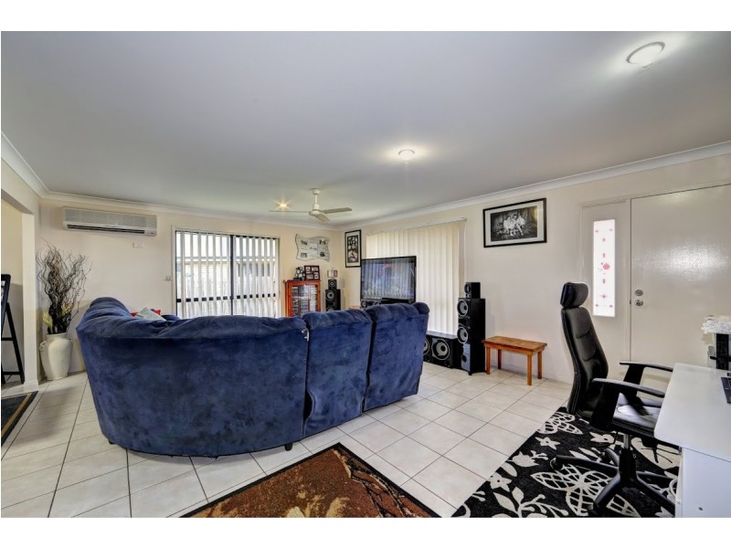 18 Toppers Drive, Coral Cove QLD 4670