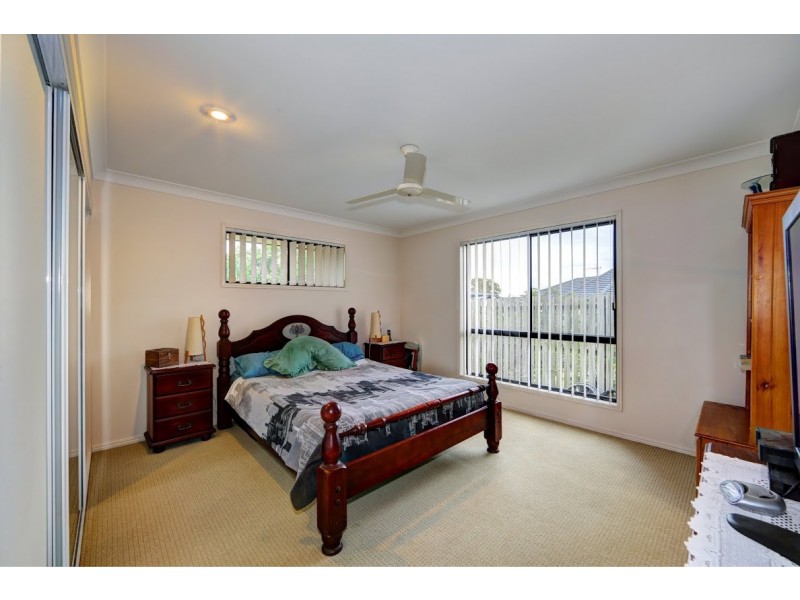 18 Toppers Drive, Coral Cove QLD 4670