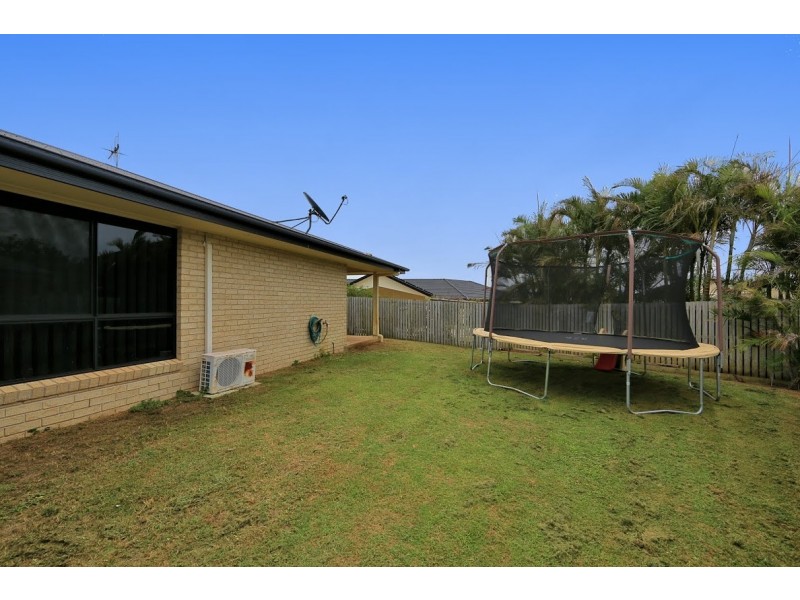 18 Toppers Drive, Coral Cove QLD 4670