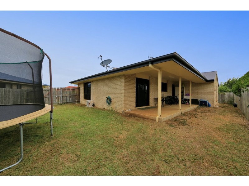 18 Toppers Drive, Coral Cove QLD 4670