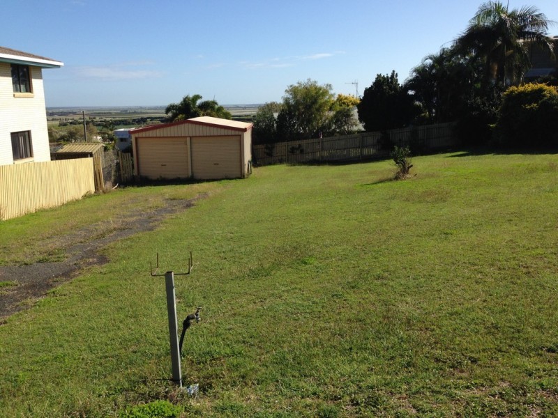 12 Hilltop Avenue, Qunaba QLD 4670
