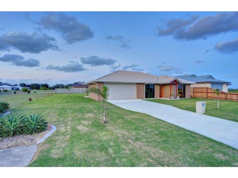2 Sandstone Street, Burnett Heads QLD 4670