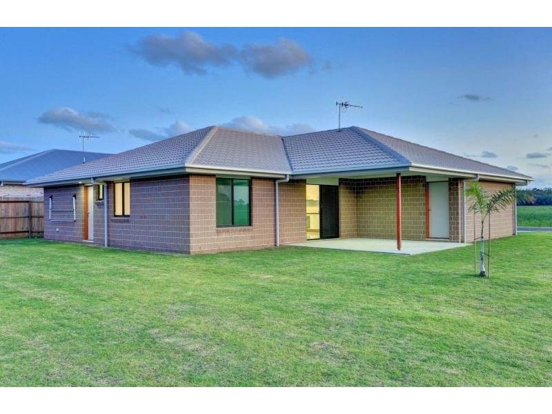 2 Sandstone Street, Burnett Heads QLD 4670