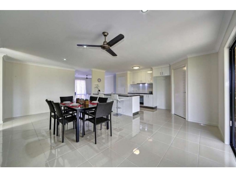 2 Sandstone Street, Burnett Heads QLD 4670