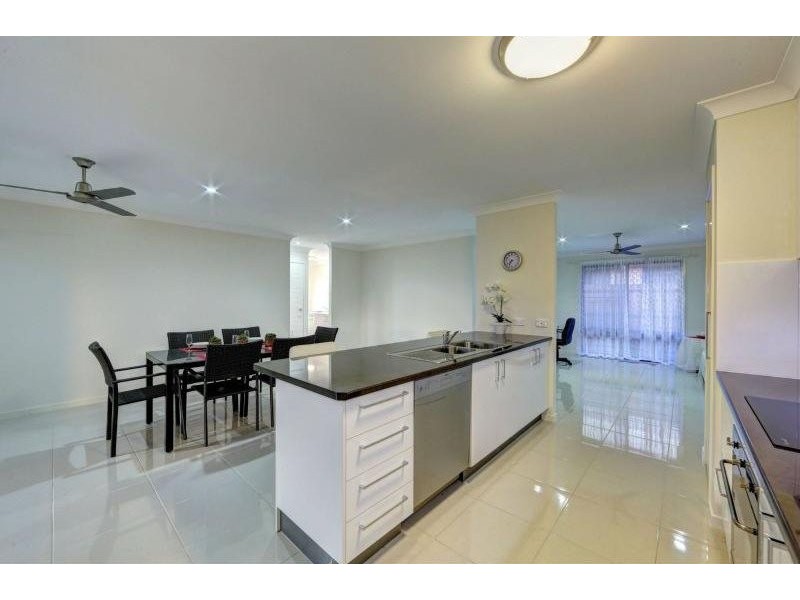 2 Sandstone Street, Burnett Heads QLD 4670