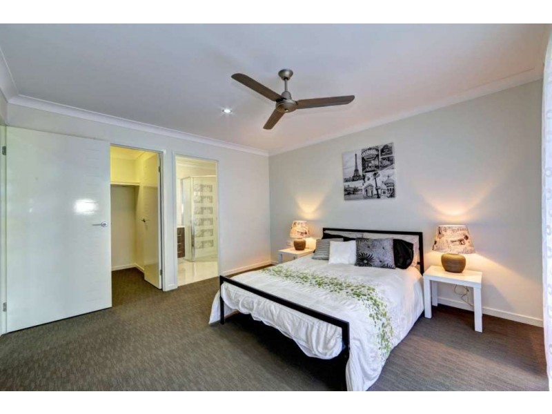 2 Sandstone Street, Burnett Heads QLD 4670