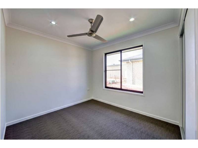 2 Sandstone Street, Burnett Heads QLD 4670