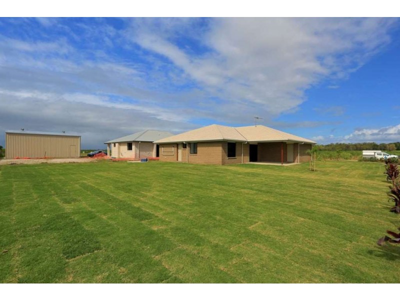 2 Sandstone Street, Burnett Heads QLD 4670