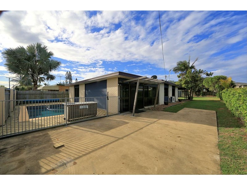 25 Bathurst Street, Elliott Heads QLD 4670