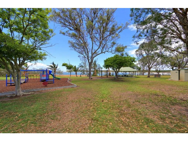25 Bathurst Street, Elliott Heads QLD 4670