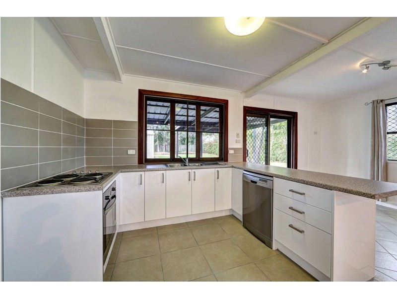 25 Bathurst Street, Elliott Heads QLD 4670