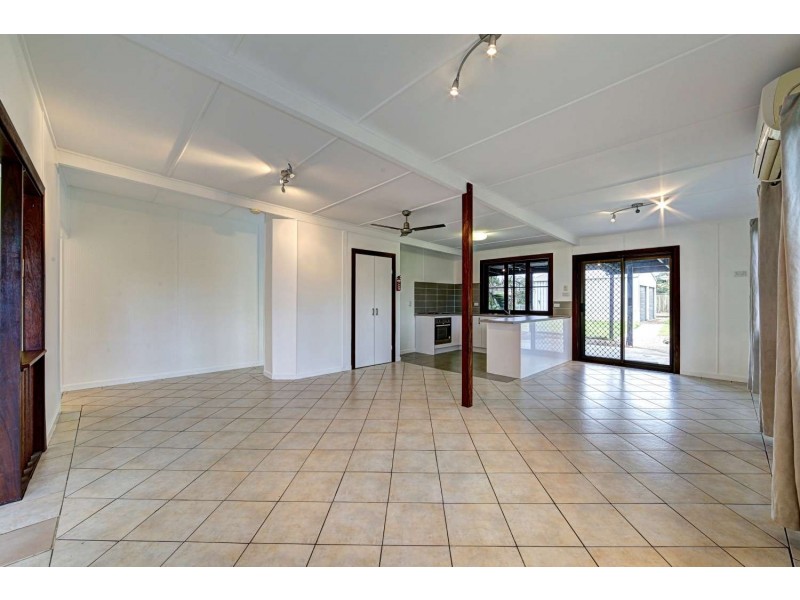 25 Bathurst Street, Elliott Heads QLD 4670
