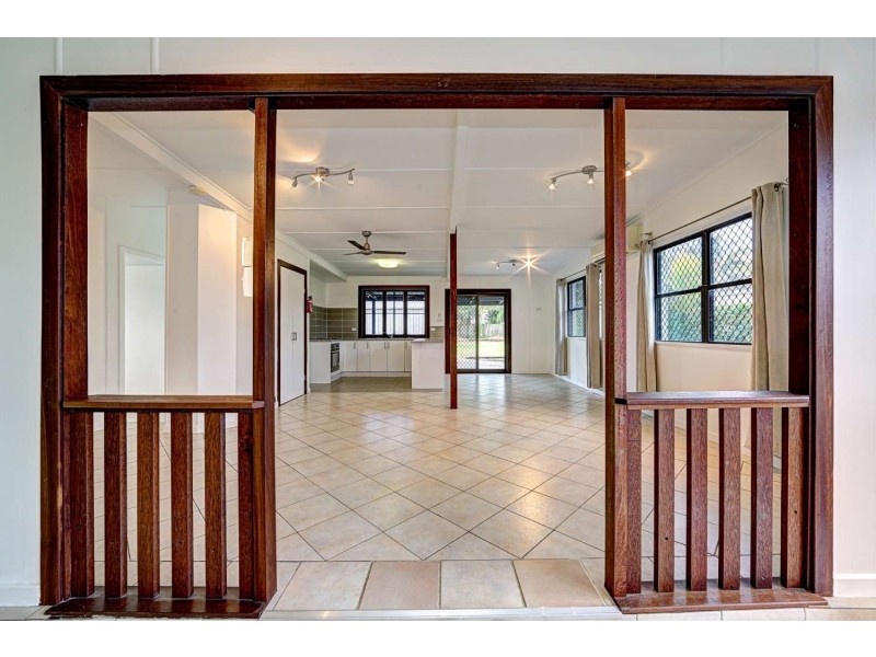 25 Bathurst Street, Elliott Heads QLD 4670