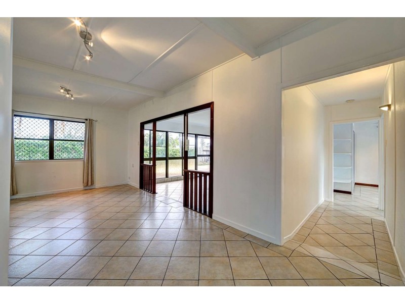 25 Bathurst Street, Elliott Heads QLD 4670