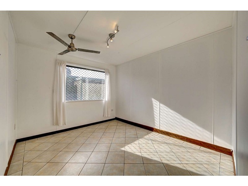 25 Bathurst Street, Elliott Heads QLD 4670