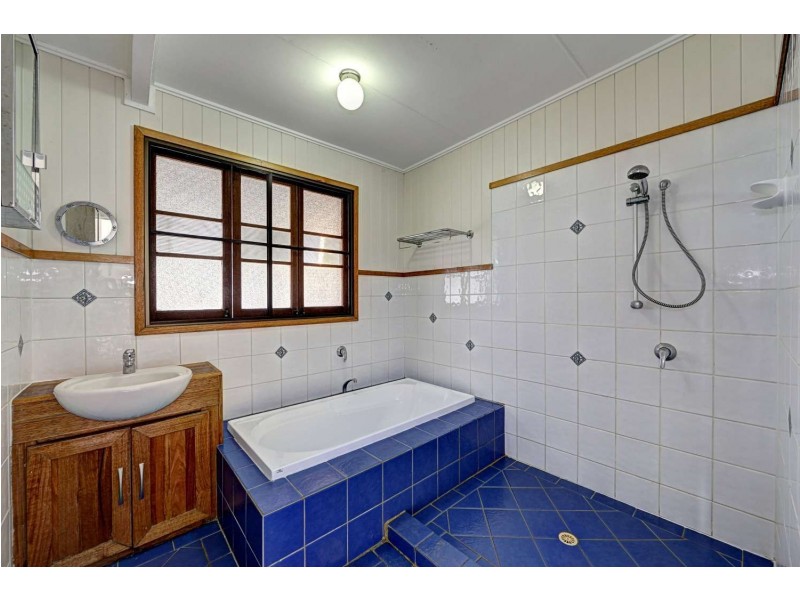 25 Bathurst Street, Elliott Heads QLD 4670