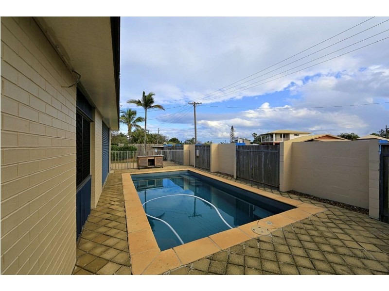 25 Bathurst Street, Elliott Heads QLD 4670