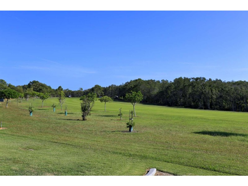 44 Bisdee Street, Coral Cove QLD 4670