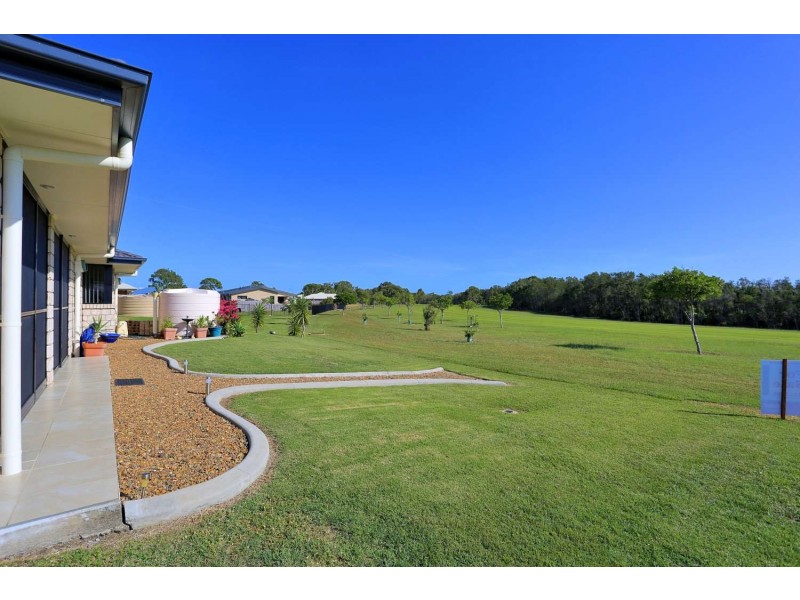 44 Bisdee Street, Coral Cove QLD 4670