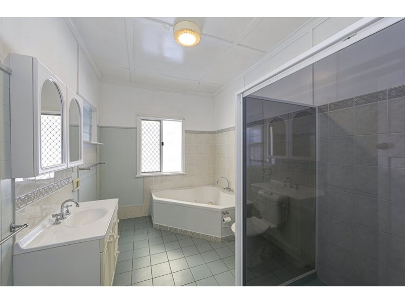 23 Holland Street, Bargara QLD 4670