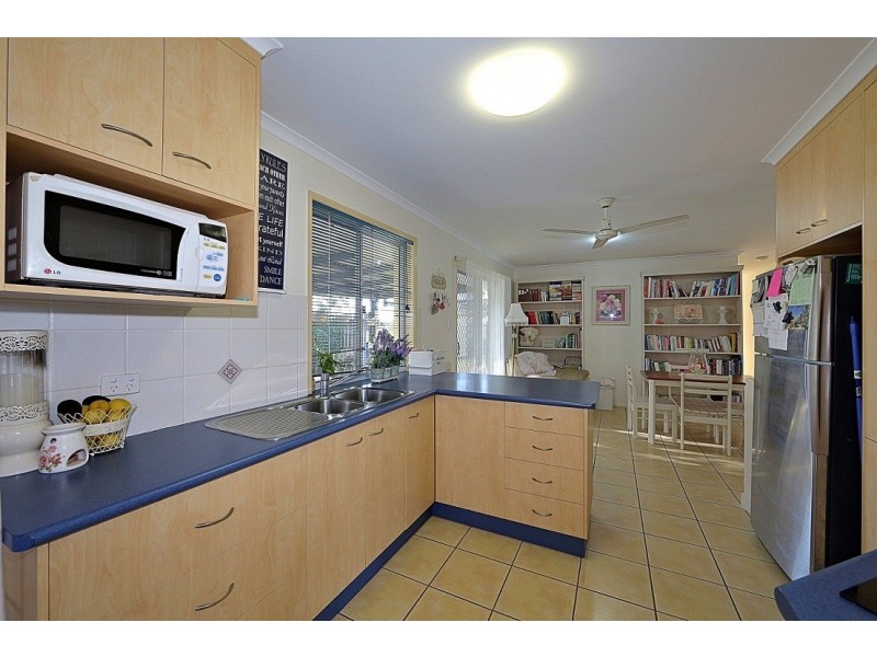 6 Belmonte Drive, Coral Cove QLD 4670
