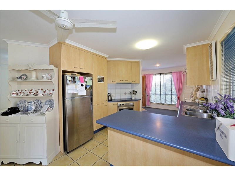 6 Belmonte Drive, Coral Cove QLD 4670