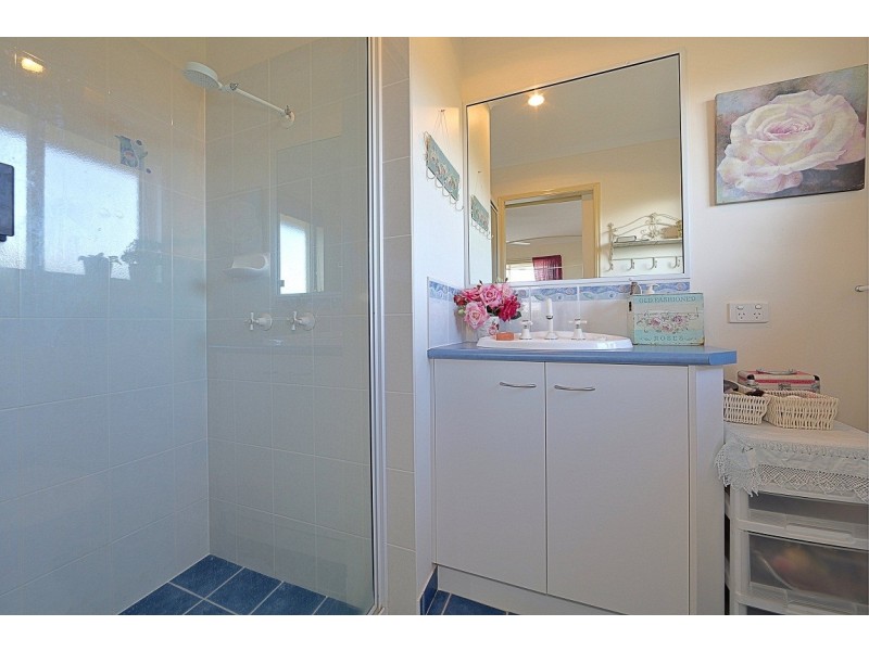 6 Belmonte Drive, Coral Cove QLD 4670