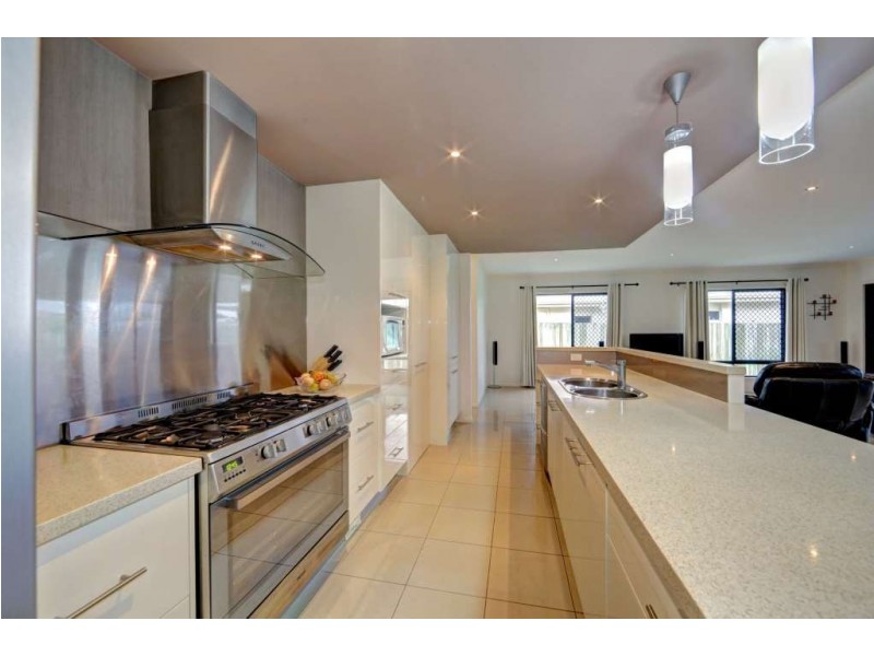 4 Chantilly Street, Bargara QLD 4670