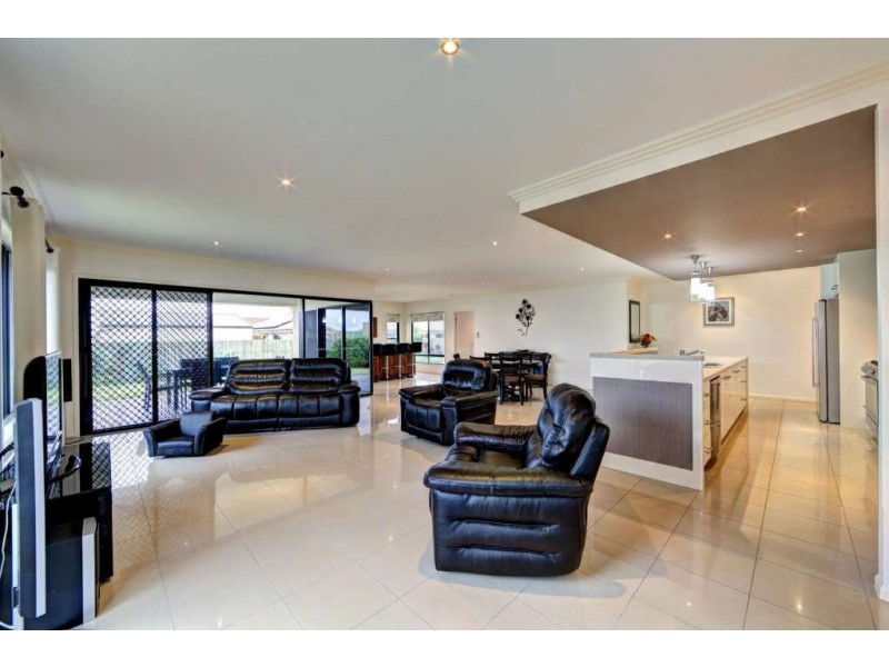 4 Chantilly Street, Bargara QLD 4670