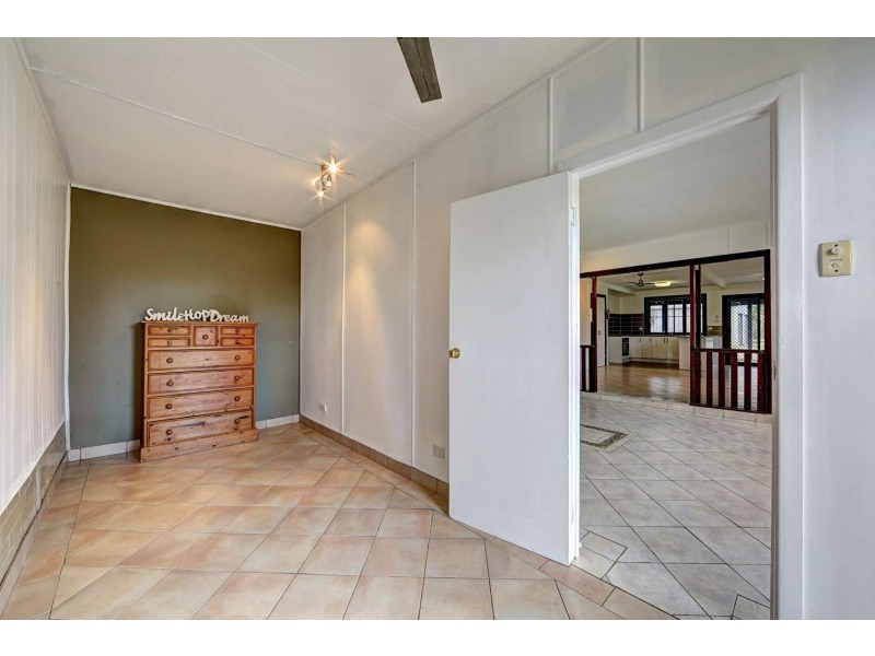 25 Bathurst Street, Elliott Heads QLD 4670