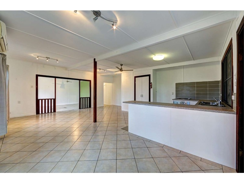 25 Bathurst Street, Elliott Heads QLD 4670