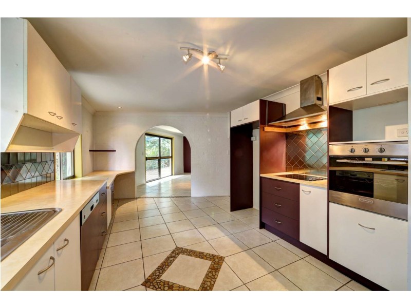 11 Watsons Road, Bargara QLD 4670