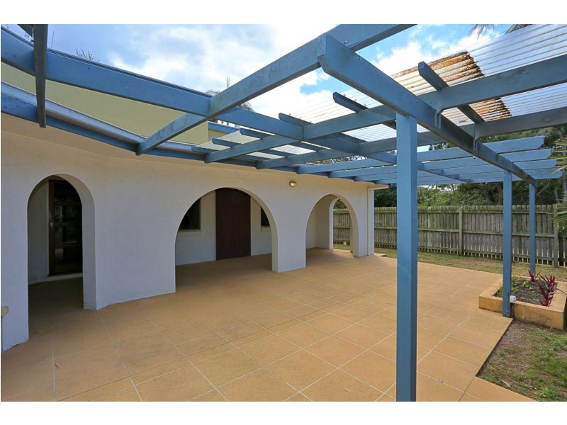 11 Watsons Road, Bargara QLD 4670