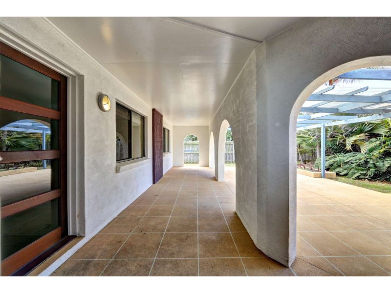 11 Watsons Road, Bargara QLD 4670