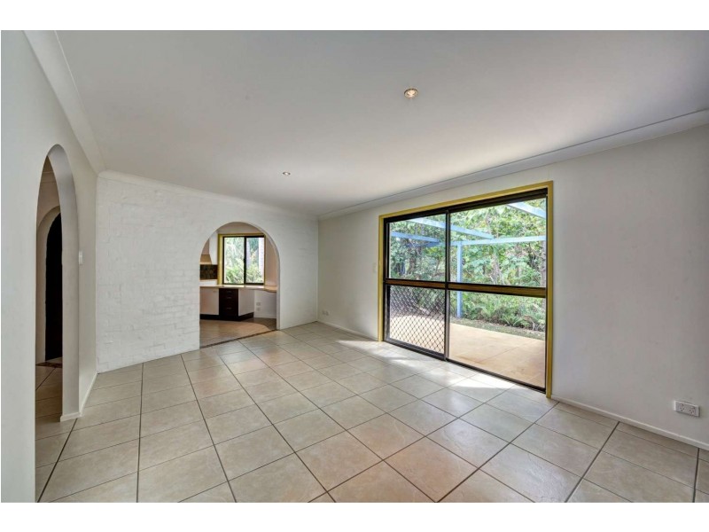 11 Watsons Road, Bargara QLD 4670