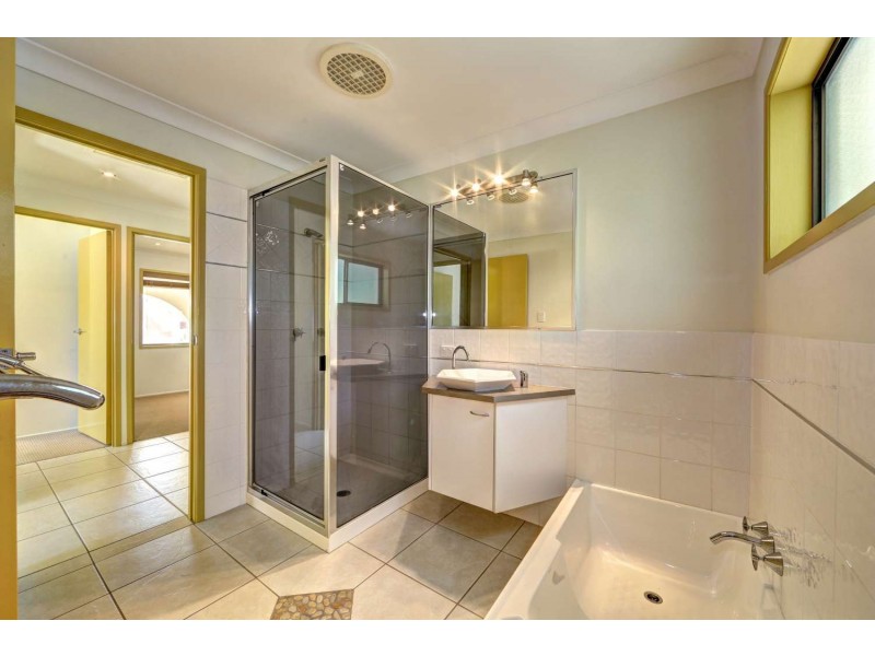 11 Watsons Road, Bargara QLD 4670