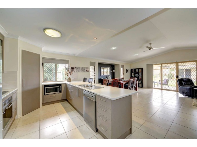 2/8 Francis Place, Innes Park QLD 4670