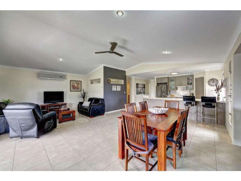 2/8 Francis Place, Innes Park QLD 4670