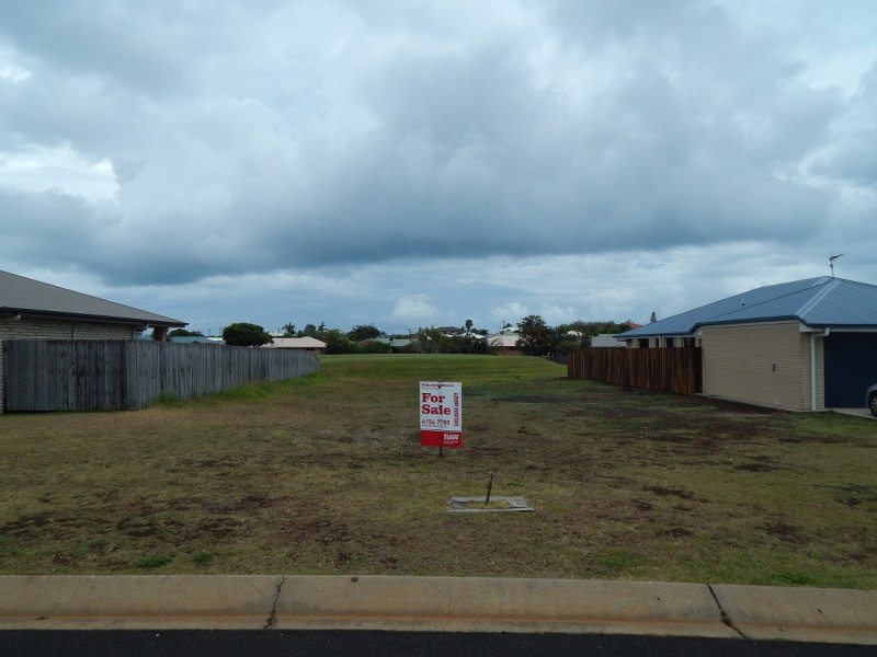 2 McCallum Close, Coral Cove QLD 4670