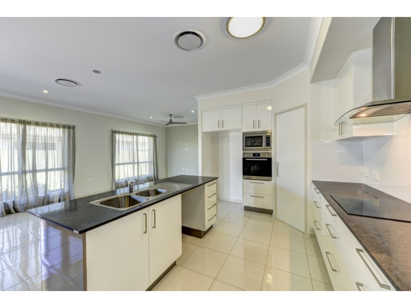 9 Beech Links Drive, Ashfield QLD 4670