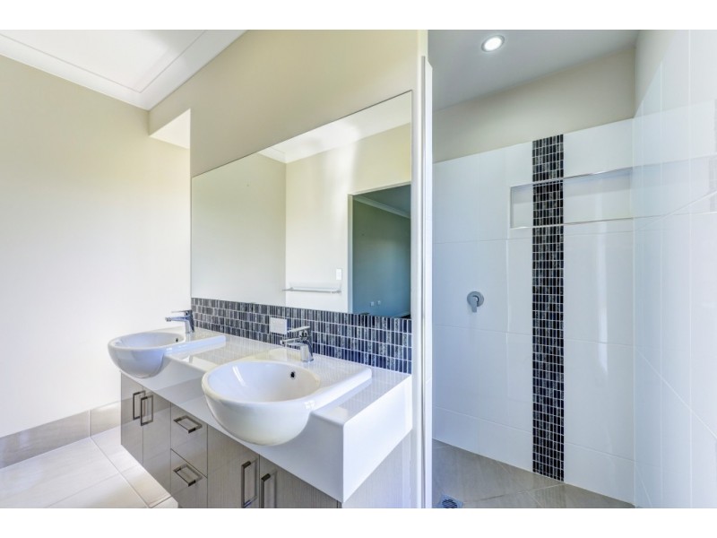 9 Beech Links Drive, Ashfield QLD 4670
