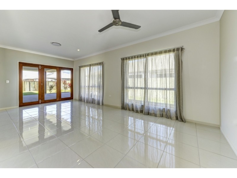 9 Beech Links Drive, Ashfield QLD 4670